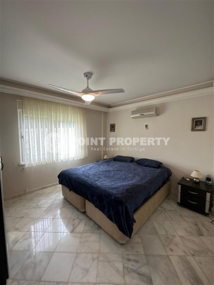 Detached villa with a swimming pool and garden area, four and a half kilometers from the sea-id-7633-photo-7