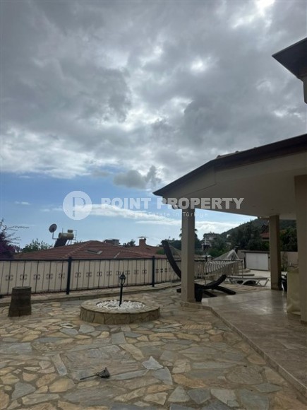 Detached villa with a swimming pool and garden area, four and a half kilometers from the sea-id-7633-photo-11
