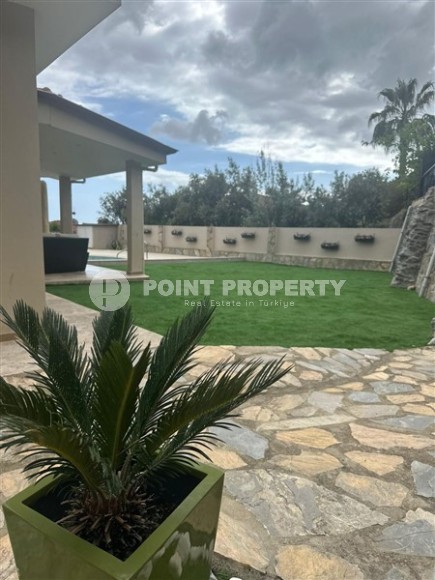 Отдельно стоящая вилла с бассейном и садовым участком, в четырех с половиной километрах от моря-id-7633-фото-12