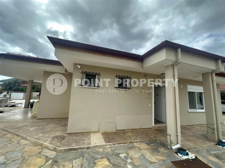 Detached villa with a swimming pool and garden area, four and a half kilometers from the sea-id-7633-photo-14