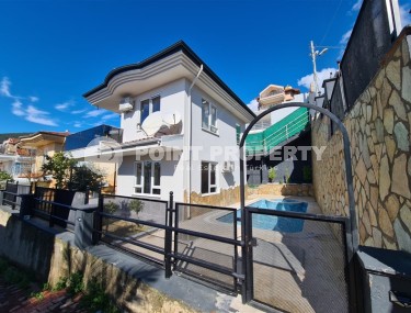 Готовая к проживанию двухэтажная вилла с панорамным видом на море, в престижном районе Аланьи - Бекташ-id-7634-фото-2