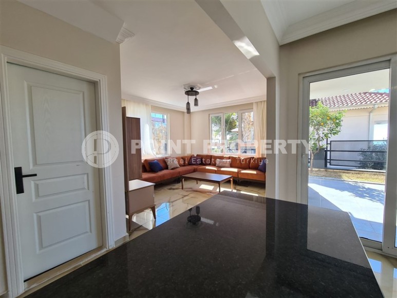 Готовая к проживанию двухэтажная вилла с панорамным видом на море, в престижном районе Аланьи - Бекташ-id-7634-фото-5