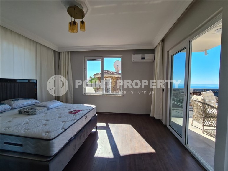 Готовая к проживанию двухэтажная вилла с панорамным видом на море, в престижном районе Аланьи - Бекташ-id-7634-фото-7