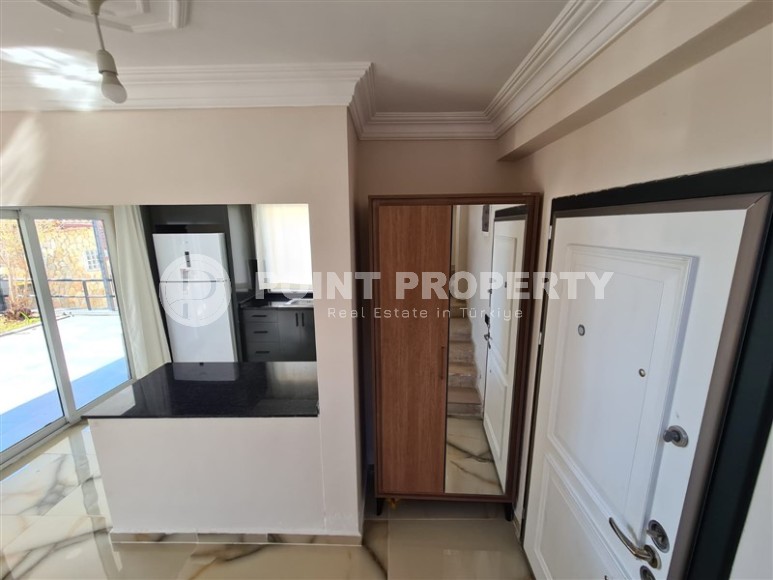 Готовая к проживанию двухэтажная вилла с панорамным видом на море, в престижном районе Аланьи - Бекташ-id-7634-фото-9