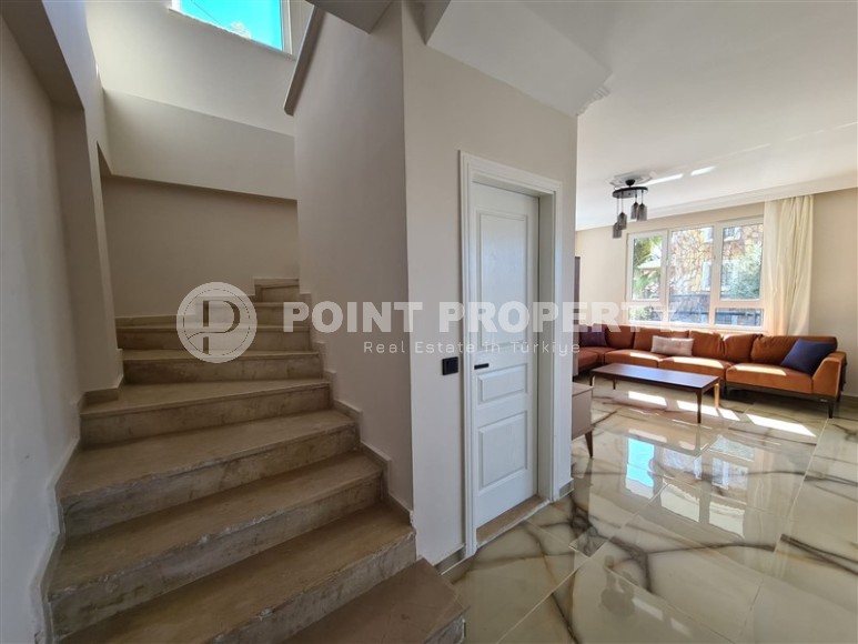 Готовая к проживанию двухэтажная вилла с панорамным видом на море, в престижном районе Аланьи - Бекташ-id-7634-фото-10