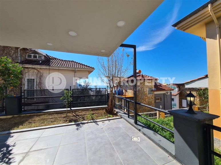 Готовая к проживанию двухэтажная вилла с панорамным видом на море, в престижном районе Аланьи - Бекташ-id-7634-фото-16