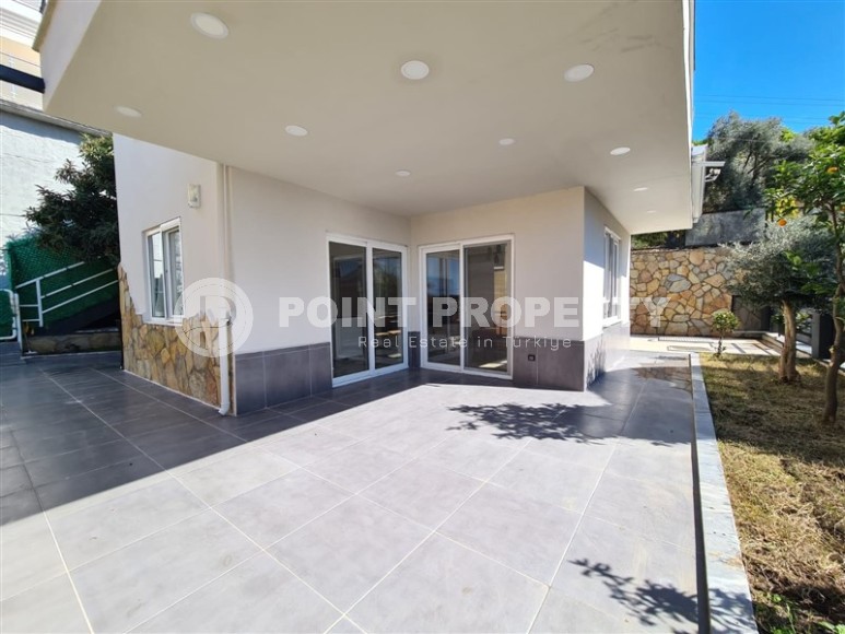 Готовая к проживанию двухэтажная вилла с панорамным видом на море, в престижном районе Аланьи - Бекташ-id-7634-фото-18