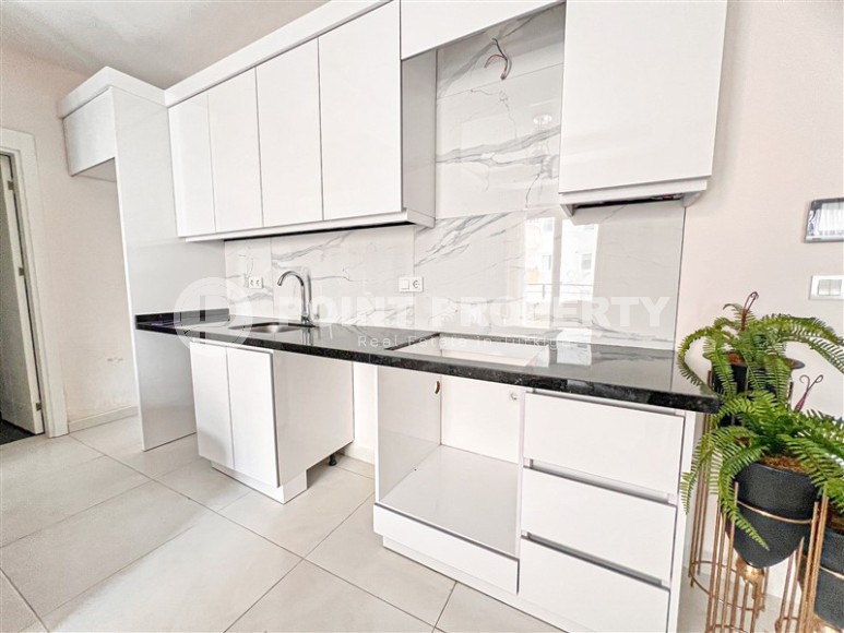 Compact apartment 3+1, total area 80 m2, 500 meters from the sea, in the center of Mahmutlar-id-7639-photo-7