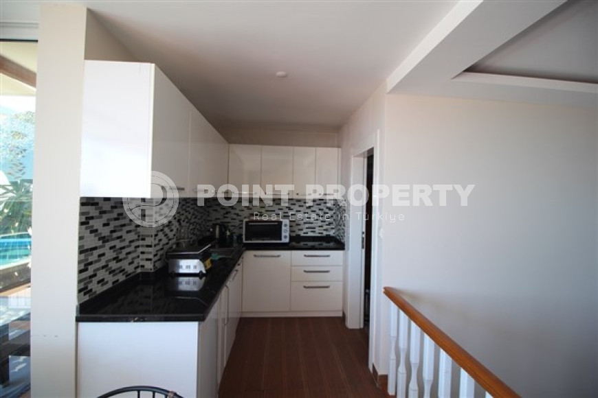 Luxury two-level apartment with three bedrooms, 300m², in Alanya area - Cikcilli-id-1589-photo-12