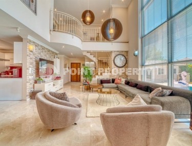 Комфортабельная вилла с бассейном, садом, отдельной летней кухней, зоной барбекю и сауной, в километре от моря-id-7645-фото-1