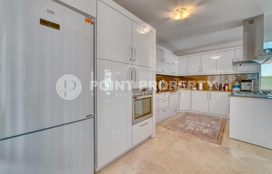 Comfortable villa with a swimming pool, a garden, a separate summer kitchen, a barbecue area and a sauna, a kilometer from the sea-id-7645-photo-7