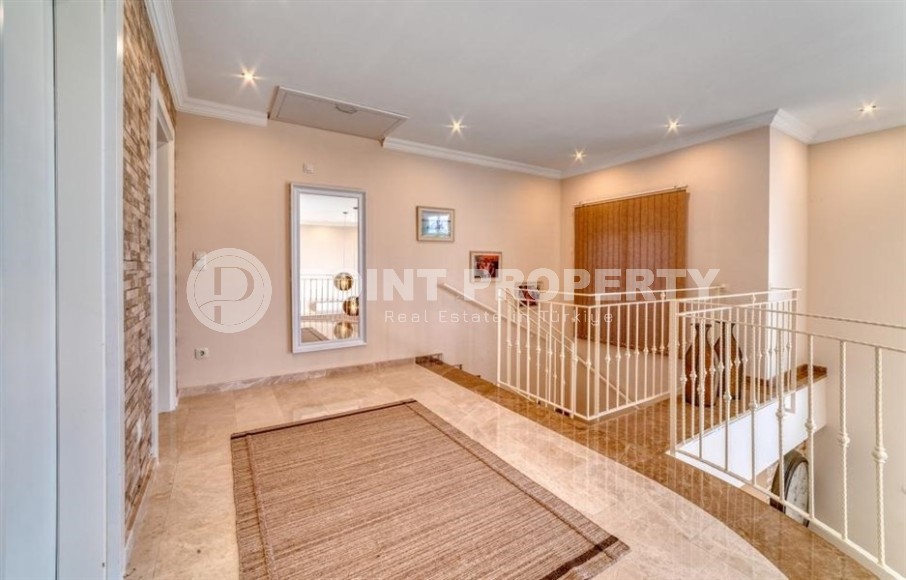 Comfortable villa with a swimming pool, a garden, a separate summer kitchen, a barbecue area and a sauna, a kilometer from the sea-id-7645-photo-14