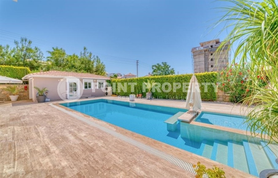 Comfortable villa with a swimming pool, a garden, a separate summer kitchen, a barbecue area and a sauna, a kilometer from the sea-id-7645-photo-32