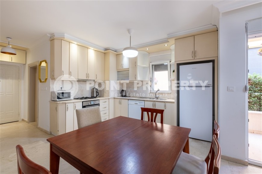 Благоустроенная двухэтажная вилла 2005 года постройки, в 250 метрах от моря-id-7646-фото-6