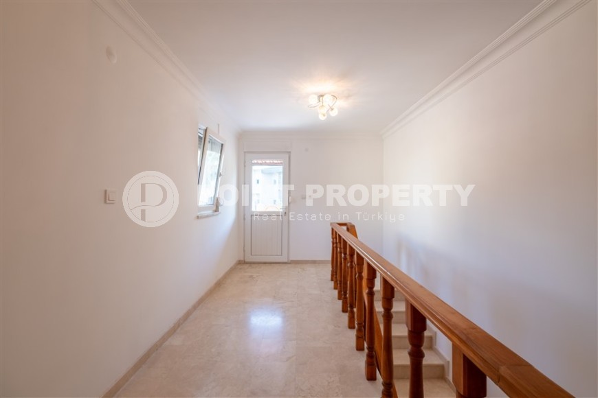 Благоустроенная двухэтажная вилла 2005 года постройки, в 250 метрах от моря-id-7646-фото-13