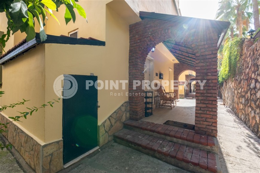 Благоустроенная двухэтажная вилла 2005 года постройки, в 250 метрах от моря-id-7646-фото-21