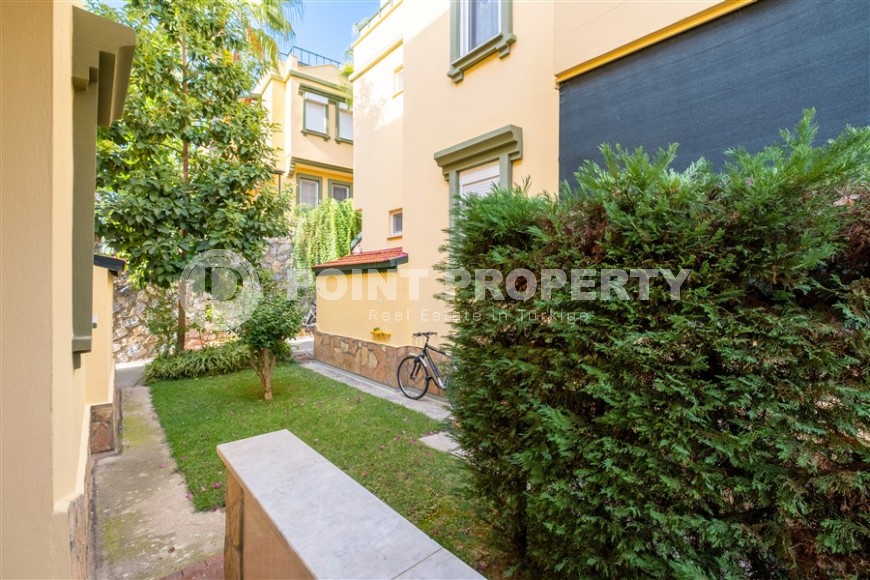 Благоустроенная двухэтажная вилла 2005 года постройки, в 250 метрах от моря-id-7646-фото-22