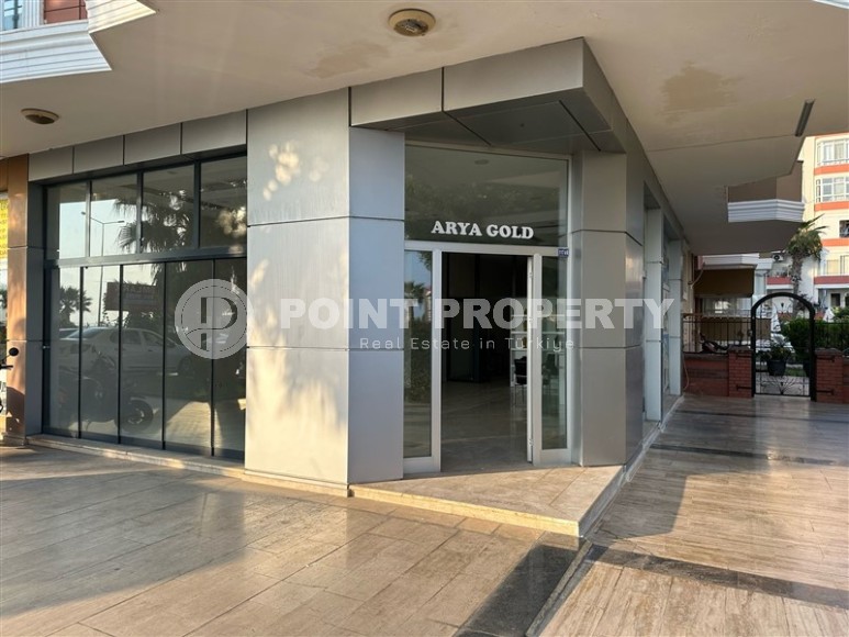 Коммерческое помещение под аутлет на первой линии от моря, в центре популярного района Аланьи - Махмутлар-id-7647-фото-1