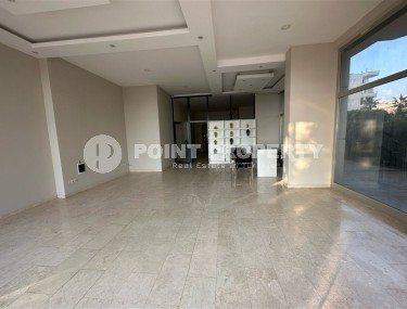 Коммерческое помещение под аутлет на первой линии от моря, в центре популярного района Аланьи - Махмутлар-id-7647-фото-4