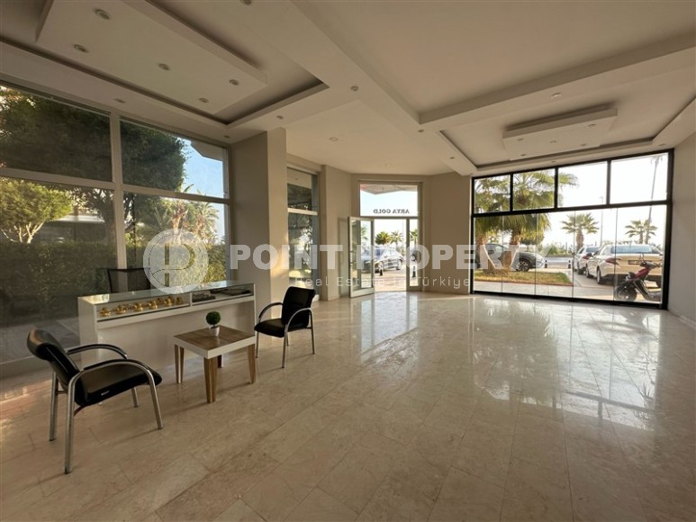 Коммерческое помещение под аутлет на первой линии от моря, в центре популярного района Аланьи - Махмутлар-id-7647-фото-6