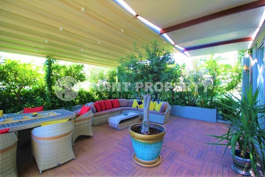 Luxury two-level apartment with three bedrooms, 300m², in Alanya area - Cikcilli-id-1589-photo-35