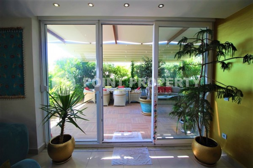 Luxury two-level apartment with three bedrooms, 300m², in Alanya area - Cikcilli-id-1589-photo-39