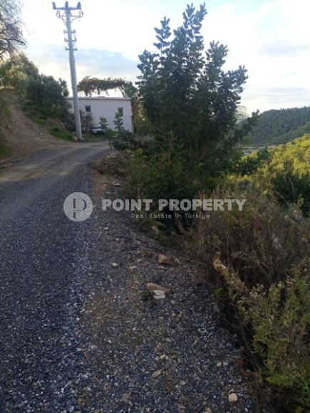 Просторный земельный участок, площадью 2760 м2, в двух километрах от моря.-id-7657-фото-2