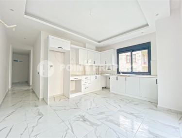 Квартира с чистовой отделкой на 2-м этаже в резиденции 2023 года постройки, в современном районе центральной части Аланьи - Гюллер Пынары-id-7658-фото-3