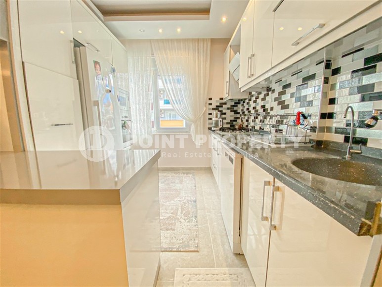 Стильная квартира с современным дизайном и приятным светлым интерьером, в центре района Тосмур-id-7665-фото-3