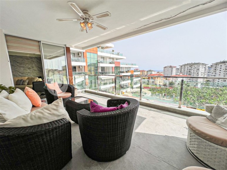 Spacious apartment with high-quality renovation and modern design, on the 1st floor in a residential complex with a swimming pool, fitness club and cinema-id-7666-photo-13