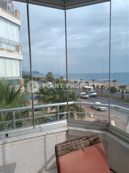 Квартира с топовой локацией на первой линии от моря, в центре района Махмутлар-id-7673-фото-12