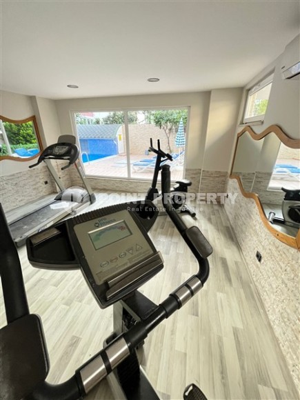 Двухуровневая квартира с качественной чистовой отделкой и полным набором бытовой техники, в 600 метрах от моря-id-7492-фото-26