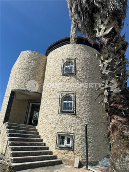 Two-storey villa 4+1 with a swimming pool and a garden plot, in a green, ecologically clean area of Alanya - Turkler-id-7685-photo-2