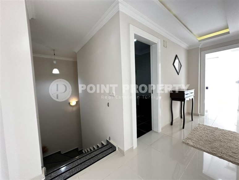 Панорамная двухуровневая квартира с видом на море и горы, в живописном районе Аланьи - Тосмур-id-7694-фото-9