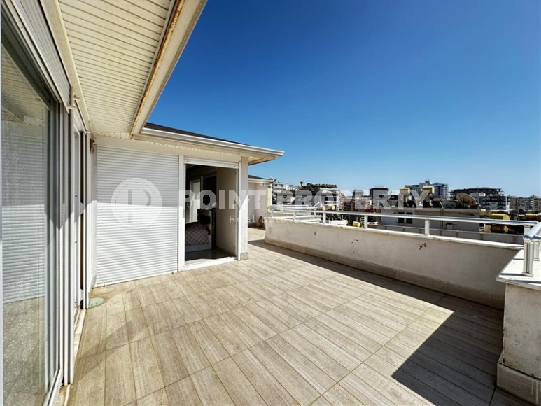 Панорамная двухуровневая квартира с видом на море и горы, в живописном районе Аланьи - Тосмур-id-7694-фото-17