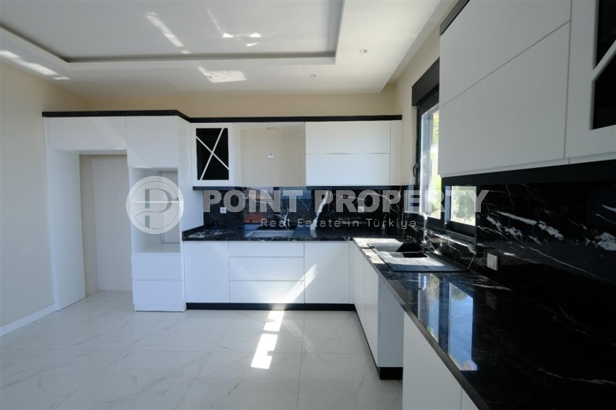 Large two-level apartment 5+1, with a total area of 240 m2, in the elite area of Alanya - Bektash-id-7701-photo-6