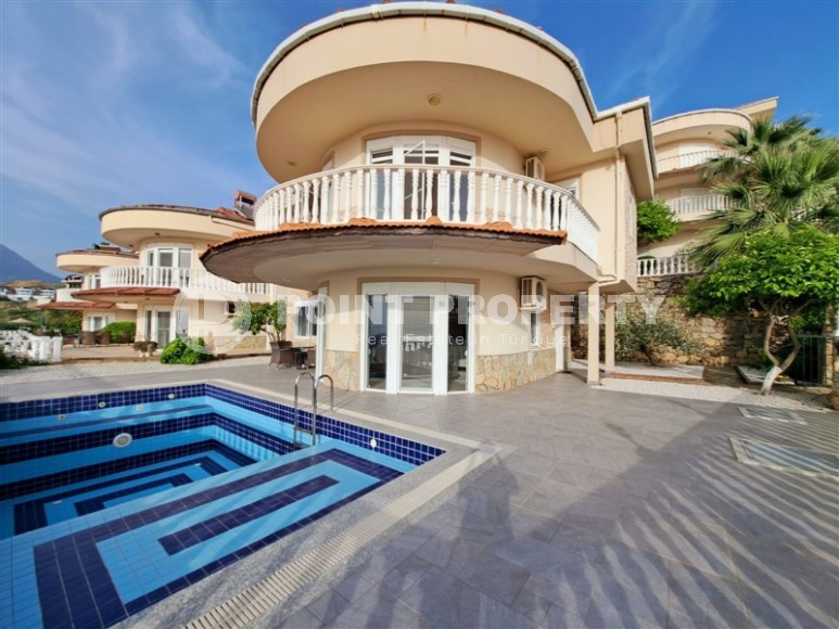 Атмосферная вилла с панорамным видом на море и горы, в живописном, экологически чистом районе Аланьи - Каргыджак-id-7705-фото-1