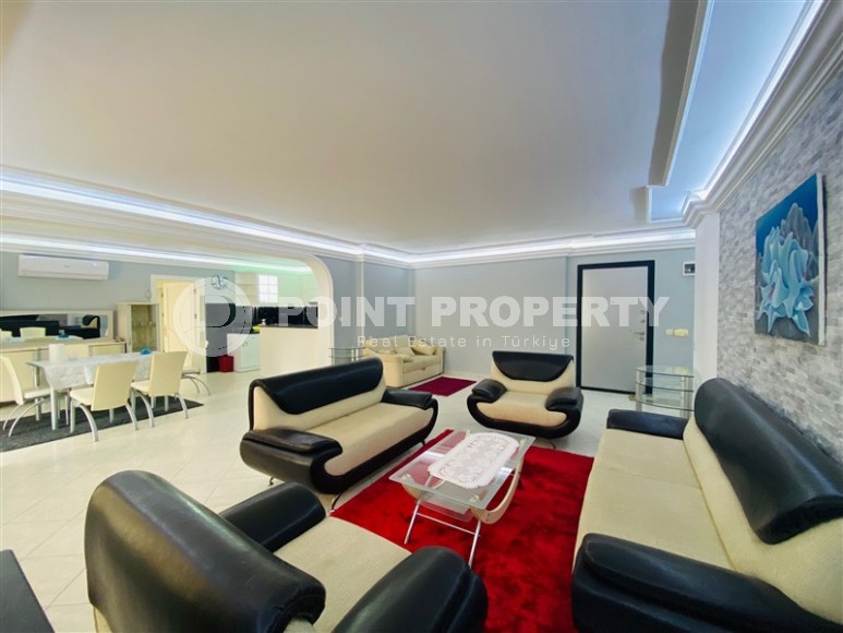 Большая линейная квартира 3+1, общей площадью 190 м2, в центре европейского района Аланьи - Нижняя Оба-id-7715-фото-2