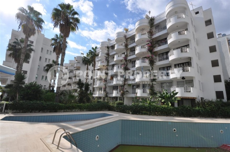 Furnished apartment 2+1 on the first line from the sea, in the center of the popular area of Alanya - Mahmutlar-id-7718-photo-15