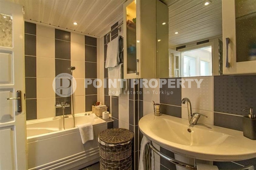 Большая двухуровневая квартира 2+1, общей площадью 160 м2, в историческом районе Аланьи - Кале-id-7720-фото-16