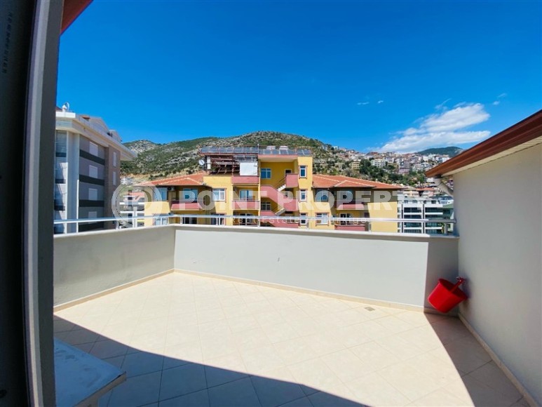 Просторная двухуровневая квартира с видом на горы, с возможностью получения гражданства Турции-id-7721-фото-13