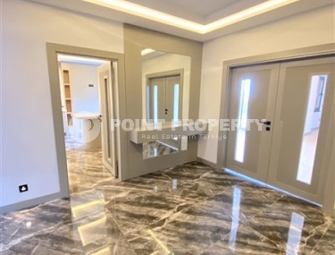Large two-level apartment 5+1, with a total area of 395 m2, in the prestigious area of Alanya - Hasbahce-id-7730-photo-2
