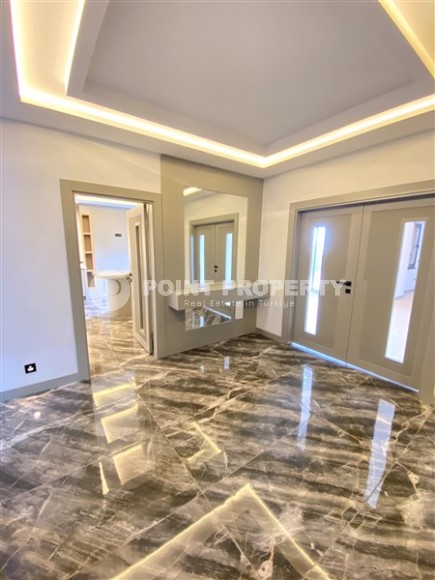 Large two-level apartment 5+1, with a total area of 395 m2, in the prestigious area of Alanya - Hasbahce-id-7730-photo-2