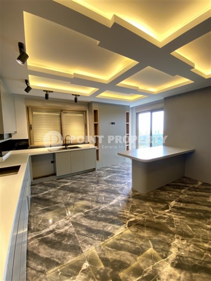 Large two-level apartment 5+1, with a total area of 395 m2, in the prestigious area of Alanya - Hasbahce-id-7730-photo-3