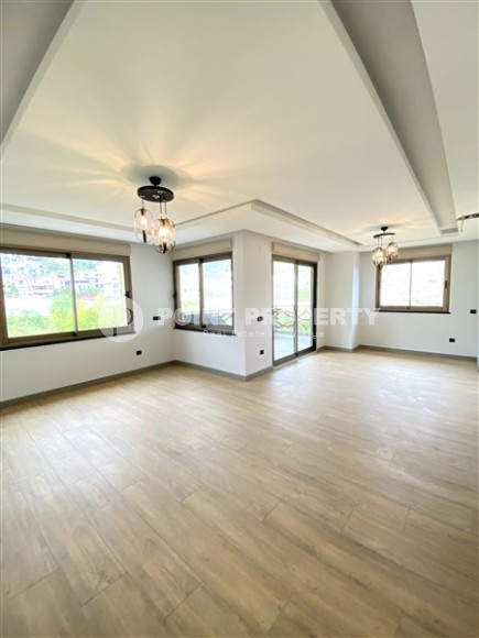 Large two-level apartment 5+1, with a total area of 395 m2, in the prestigious area of Alanya - Hasbahce-id-7730-photo-5