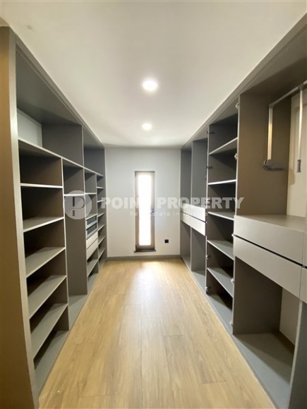 Large two-level apartment 5+1, with a total area of 395 m2, in the prestigious area of Alanya - Hasbahce-id-7730-photo-12