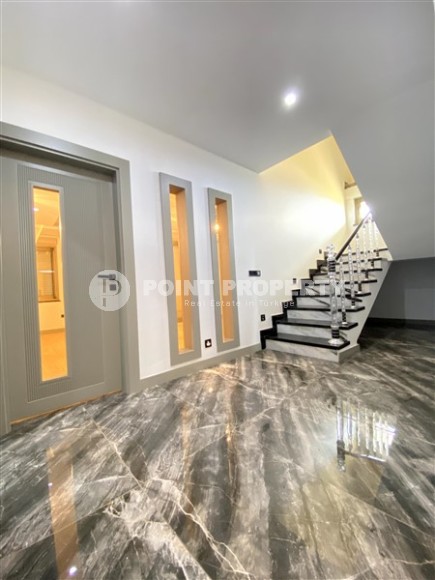 Large two-level apartment 5+1, with a total area of 395 m2, in the prestigious area of Alanya - Hasbahce-id-7730-photo-13