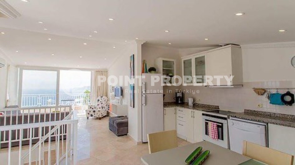 Duplex apartment 2+1 with panoramic views of the sea and Mount Kale, ten minutes walk from the center of Alanya-id-7731-photo-2