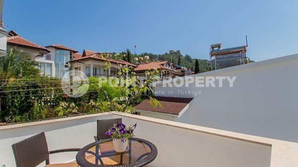 Duplex apartment 2+1 with panoramic views of the sea and Mount Kale, ten minutes walk from the center of Alanya-id-7731-photo-9