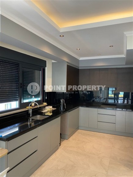 New two-level 3+1 apartment in an elite residential complex with a “city within a city” infrastructure, in a quiet area of Alanya - Kargicak-id-7733-photo-4